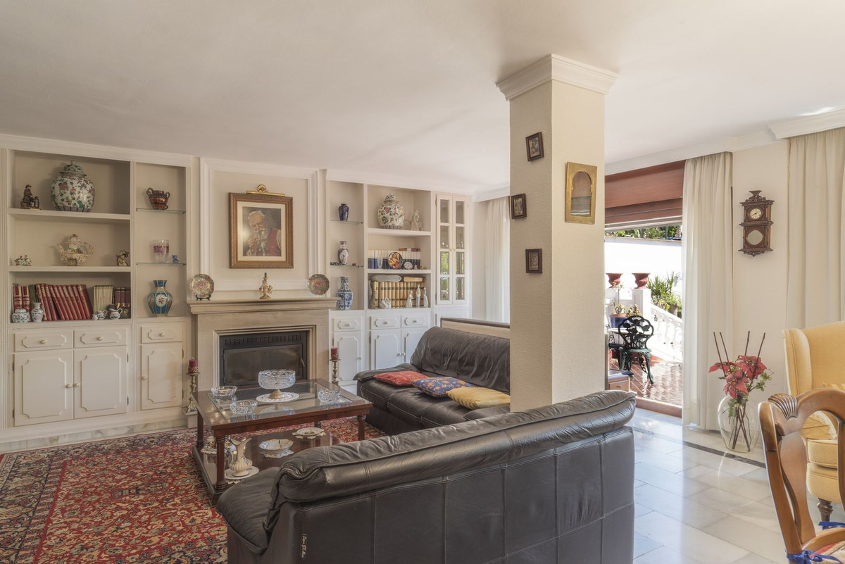 6 Bed Townhouse for sale in Cerrado De Calderón Málaga Ciudad, Málaga, Spain