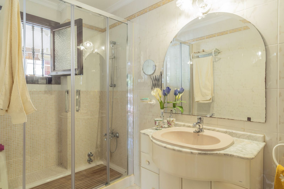 6 Bed Townhouse for sale in Cerrado De Calderón Málaga Ciudad, Málaga, Spain