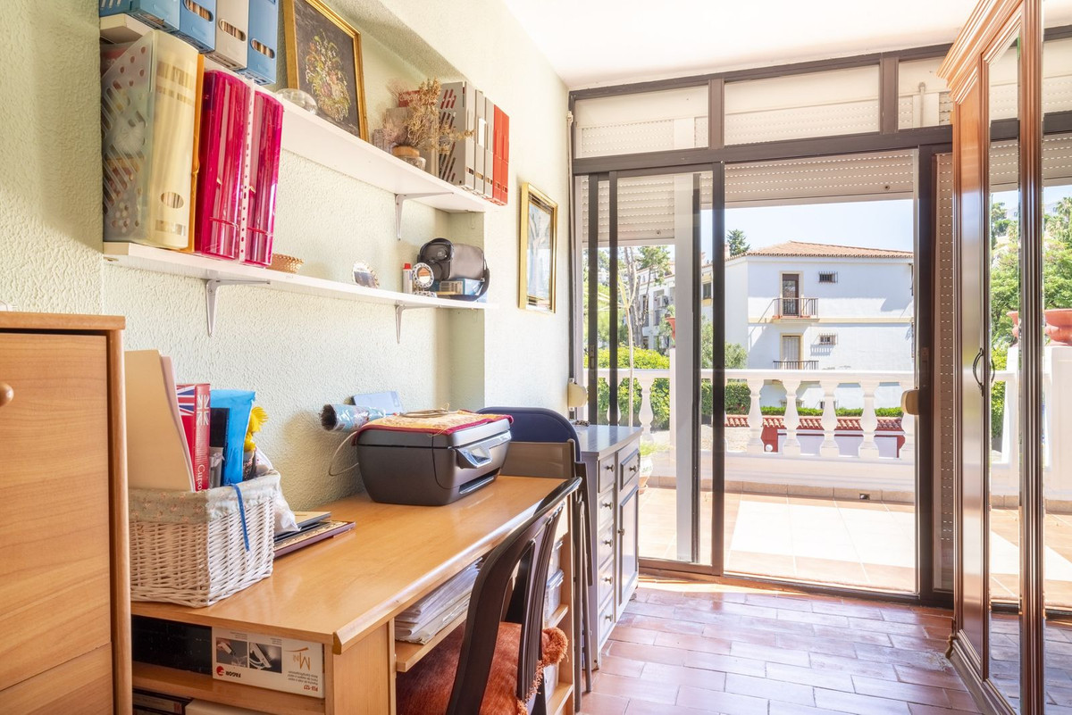 6 Bed Townhouse for sale in Cerrado De Calderón Málaga Ciudad, Málaga, Spain
