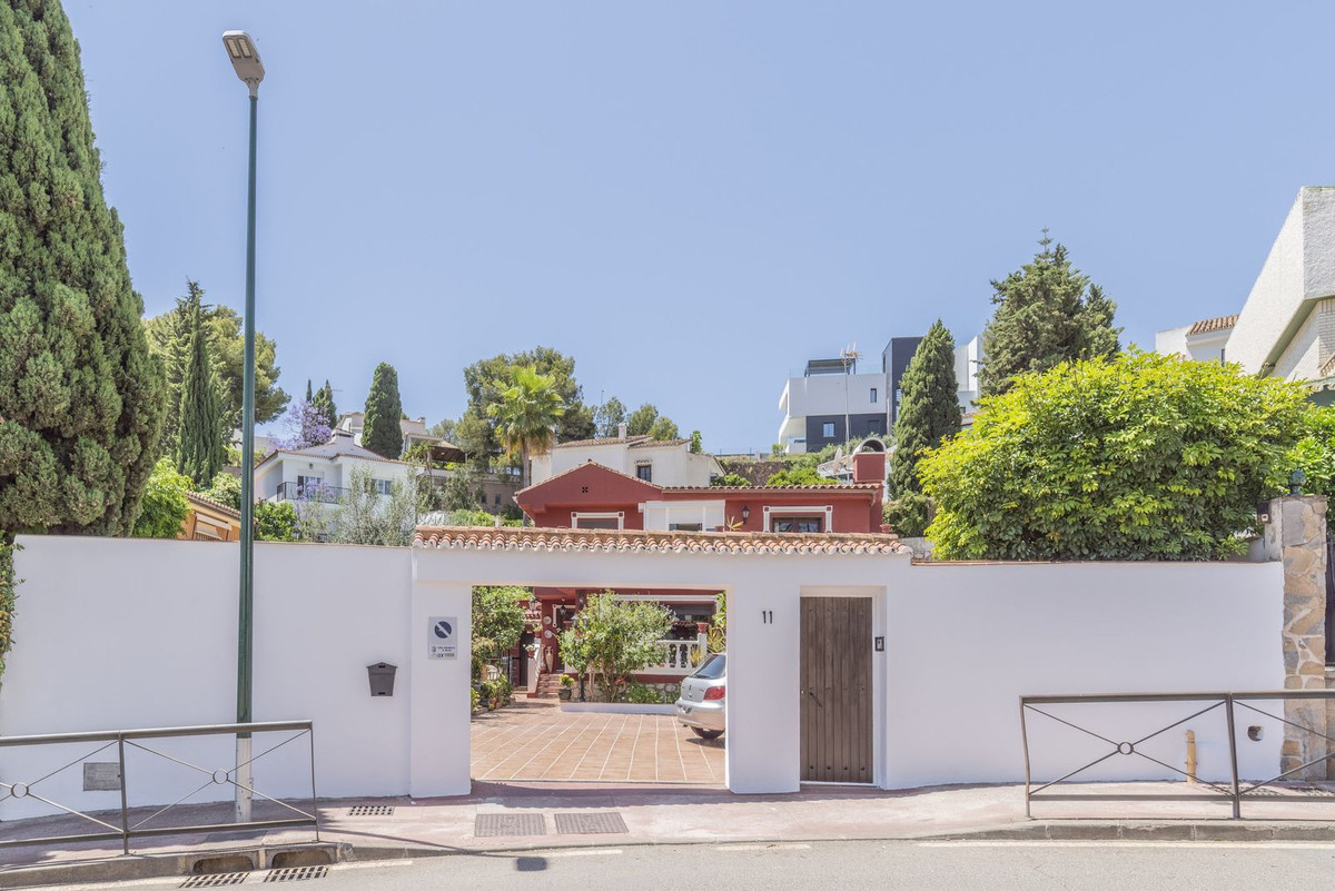 6 Bed Townhouse for sale in Cerrado De Calderón Málaga Ciudad, Málaga, Spain