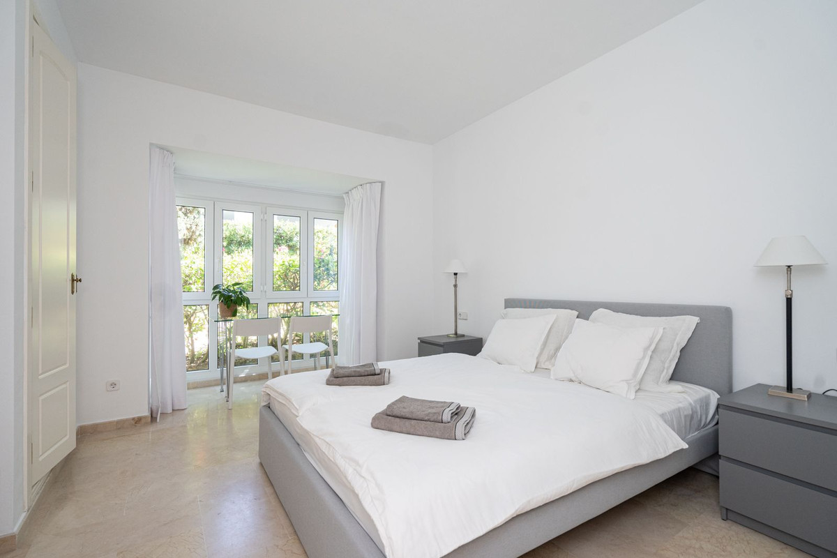 3 Bed Apartment for sale in Marbella Costa Del Sol, Málaga, Spain