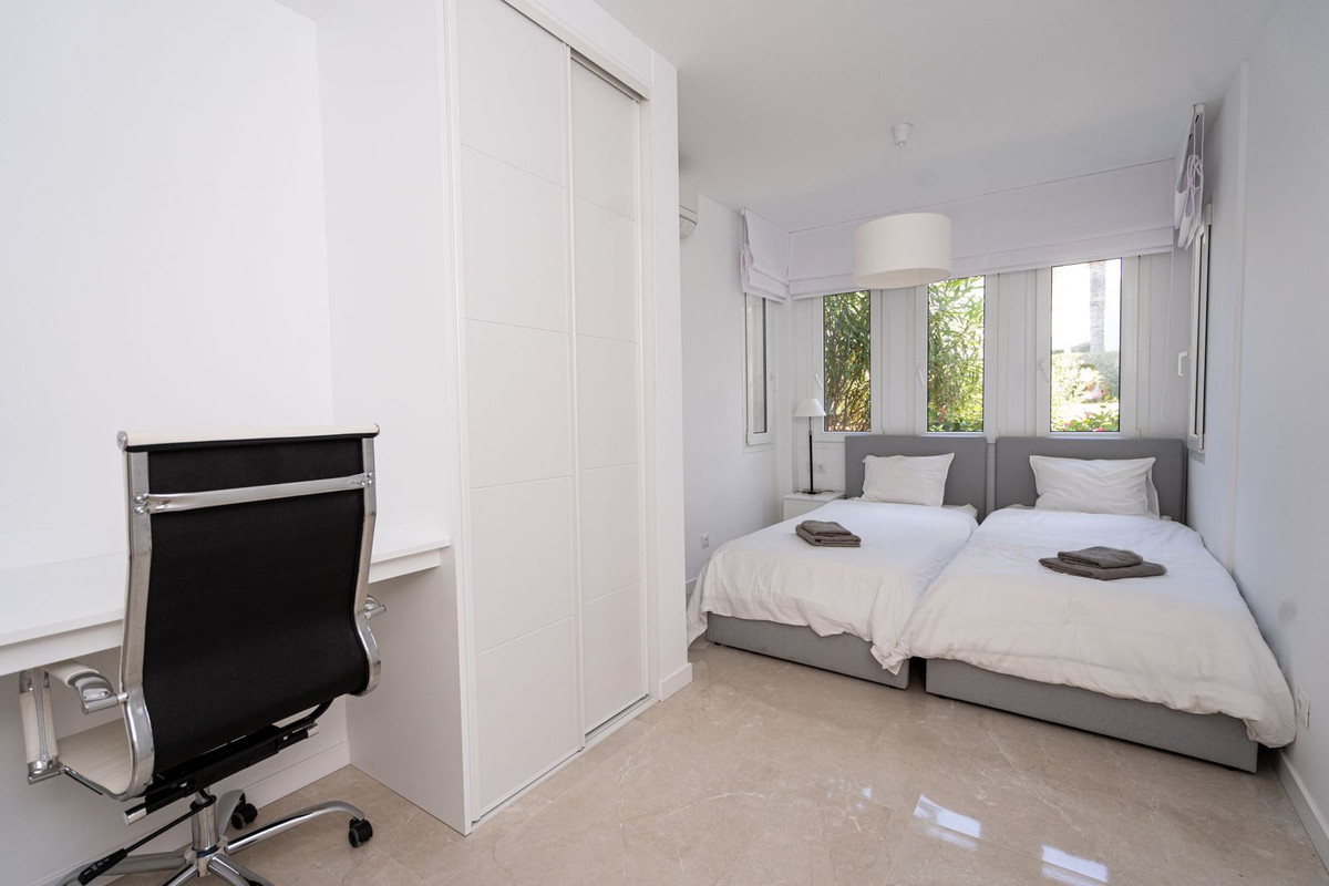 3 Bed Apartment for sale in Marbella Costa Del Sol, Málaga, Spain