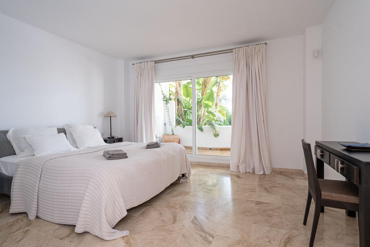 3 Bed Apartment for sale in Marbella Costa Del Sol, Málaga, Spain