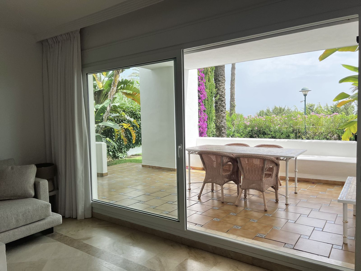 3 Bed Apartment for sale in Marbella Costa Del Sol, Málaga, Spain