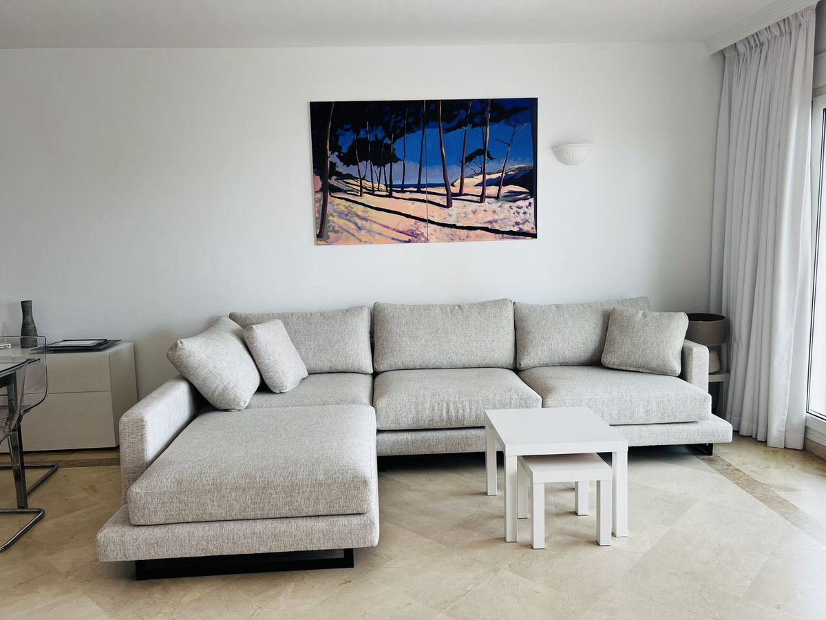 3 Bed Apartment for sale in Marbella Costa Del Sol, Málaga, Spain