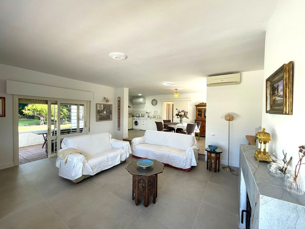 4 Bed Townhouse for sale in Estepona Costa Del Sol, Málaga, Spain