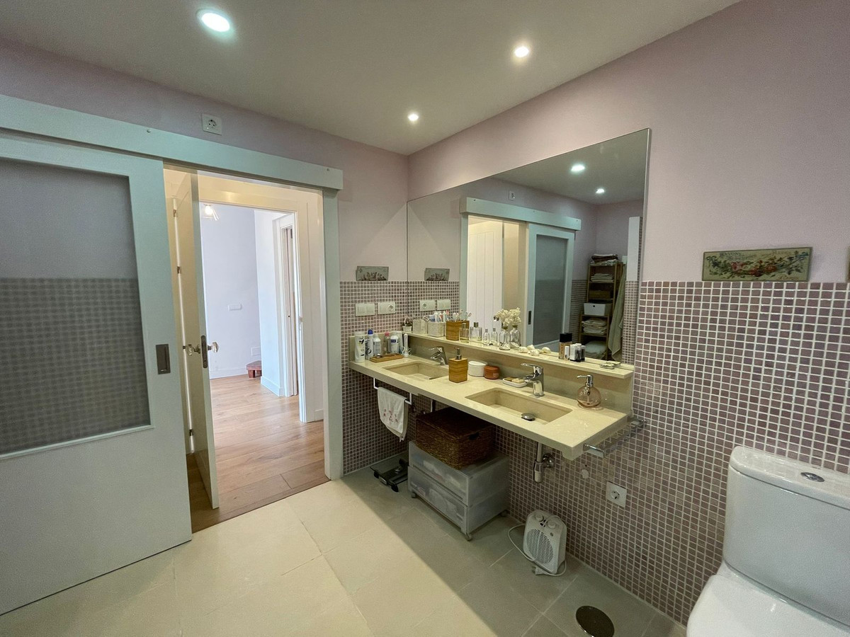 4 Bed Townhouse for sale in Estepona Costa Del Sol, Málaga, Spain