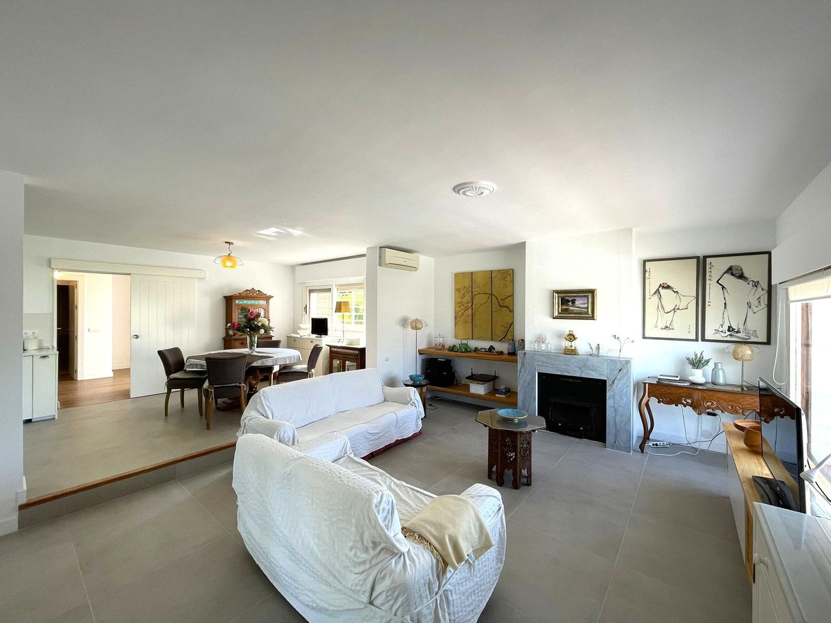 4 Bed Townhouse for sale in Estepona Costa Del Sol, Málaga, Spain