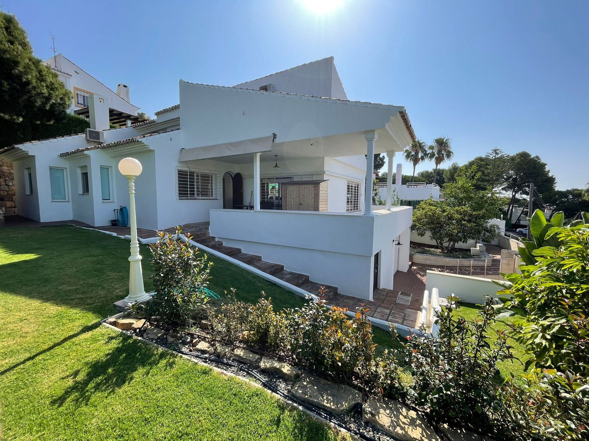 4 Bed Townhouse for sale in Estepona Costa Del Sol, Málaga, Spain