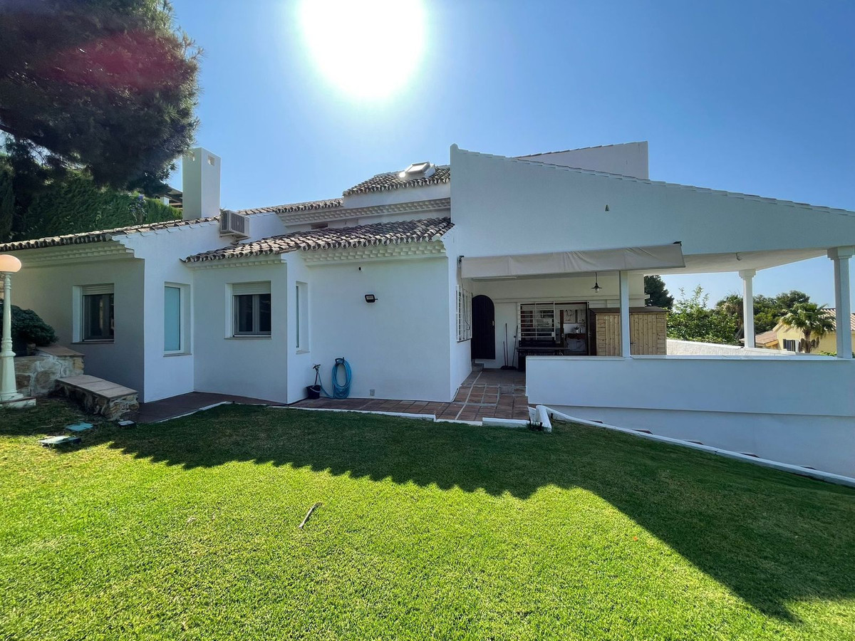 4 Bed Townhouse for sale in Estepona Costa Del Sol, Málaga, Spain