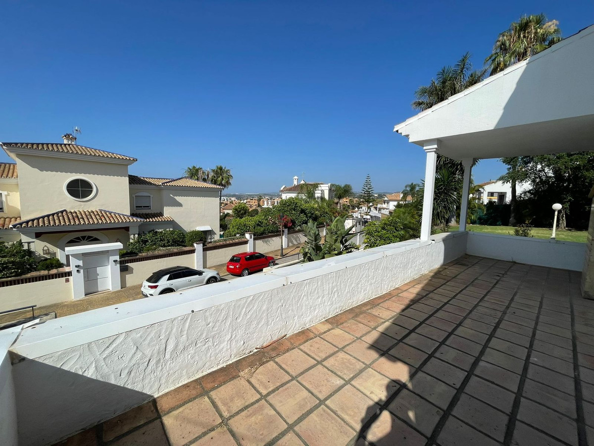4 Bed Townhouse for sale in Estepona Costa Del Sol, Málaga, Spain