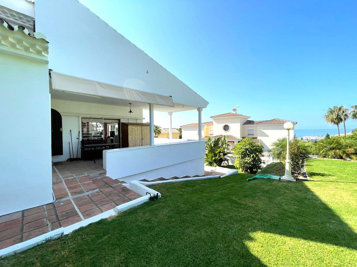 4 Bed Townhouse for sale in Estepona Costa Del Sol, Málaga, Spain