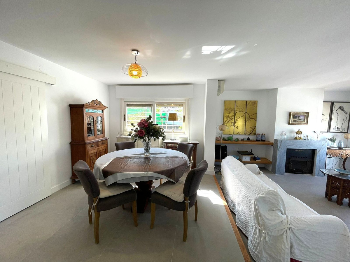 4 Bed Townhouse for sale in Estepona Costa Del Sol, Málaga, Spain