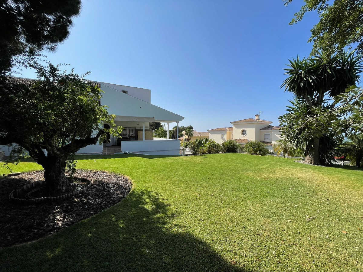 4 Bed Townhouse for sale in Estepona Costa Del Sol, Málaga, Spain