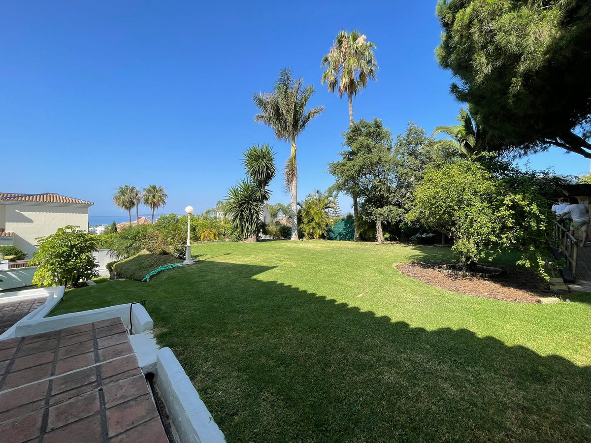 4 Bed Townhouse for sale in Estepona Costa Del Sol, Málaga, Spain
