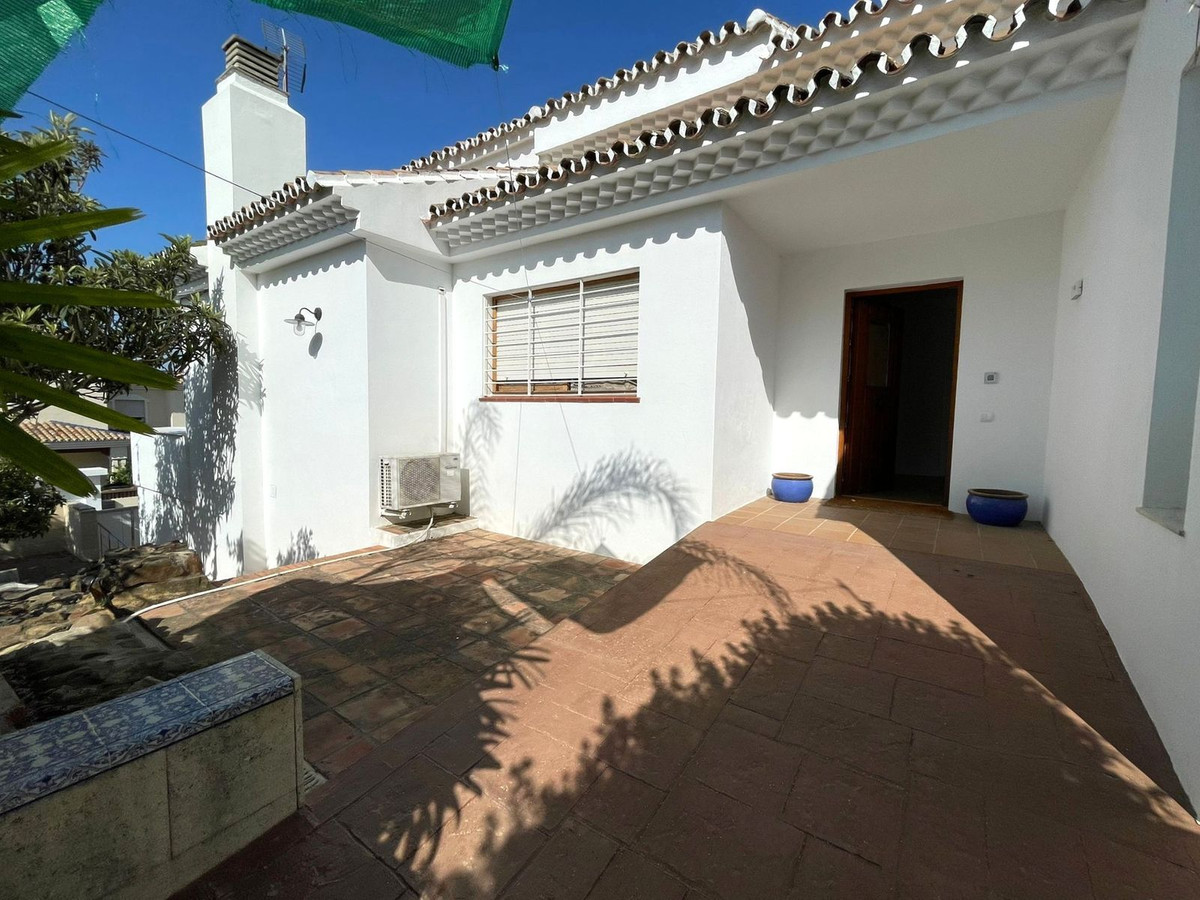4 Bed Townhouse for sale in Estepona Costa Del Sol, Málaga, Spain