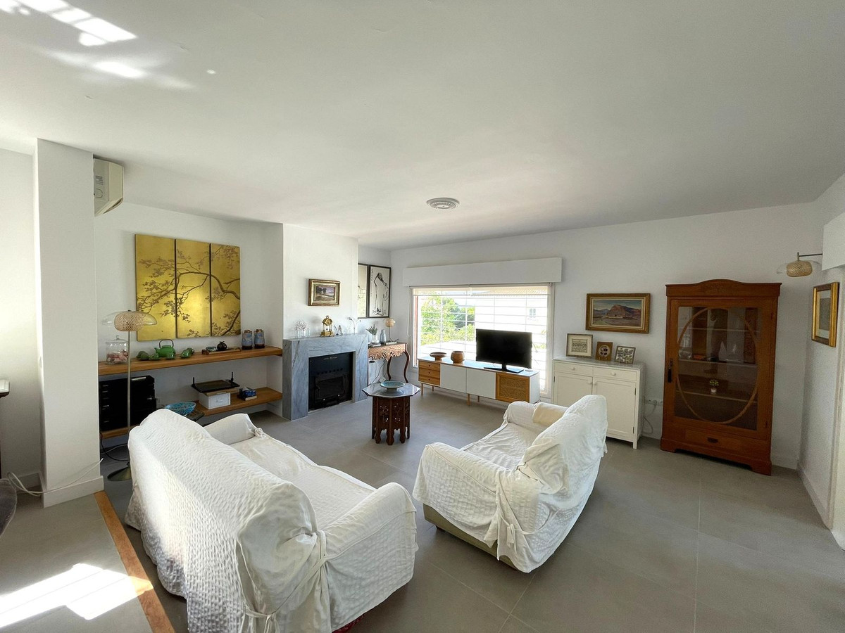 4 Bed Townhouse for sale in Estepona Costa Del Sol, Málaga, Spain