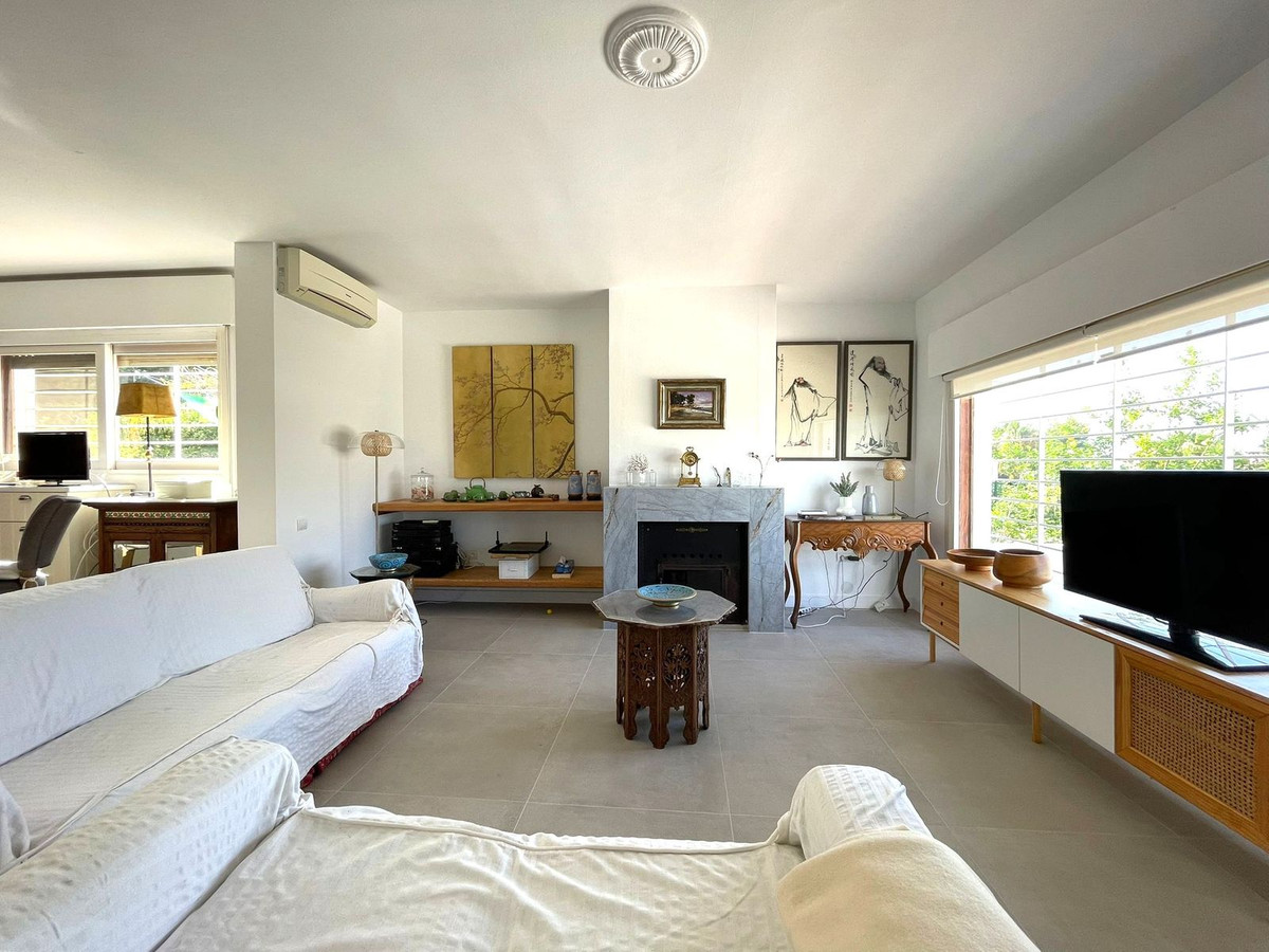 4 Bed Townhouse for sale in Estepona Costa Del Sol, Málaga, Spain