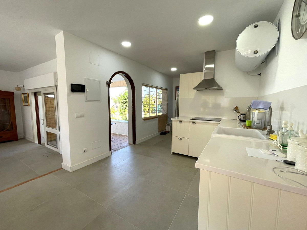 4 Bed Townhouse for sale in Estepona Costa Del Sol, Málaga, Spain