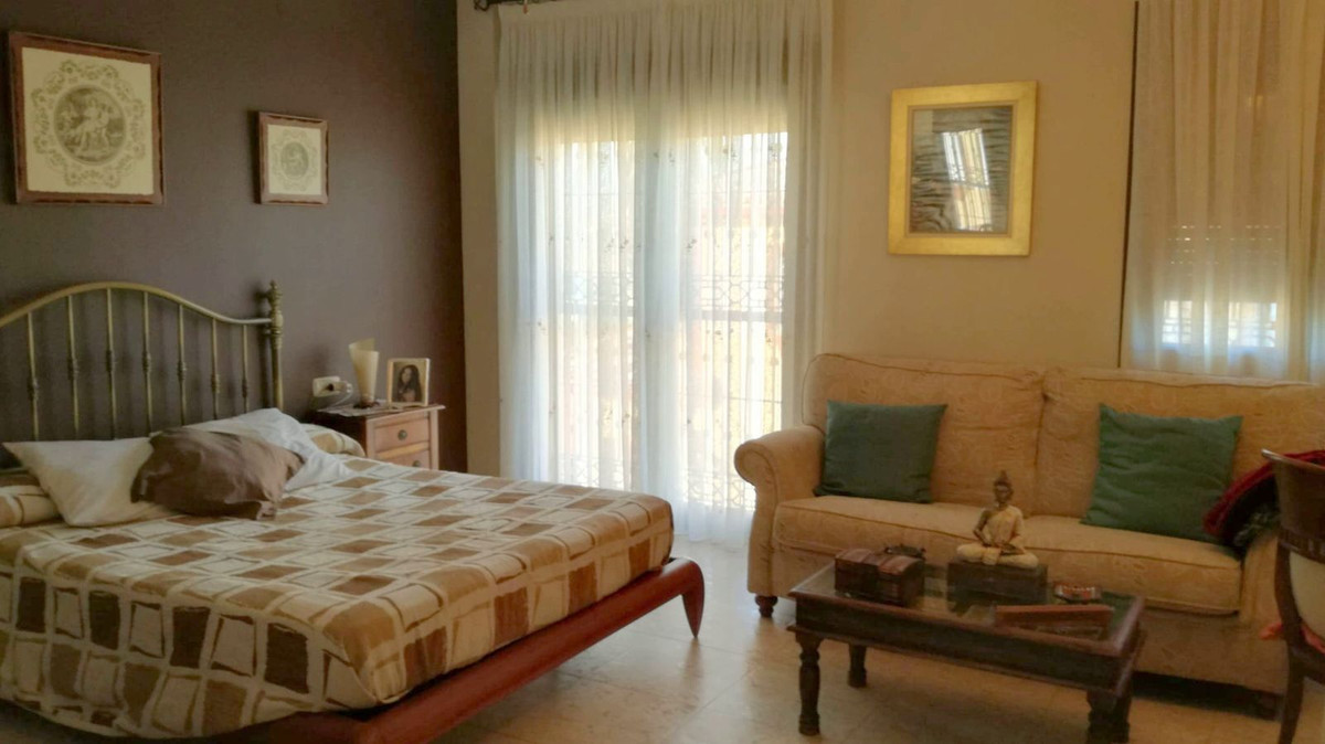6 Bed Townhouse for sale in Estacion De Cartama Costa Del Sol, Málaga, Spain