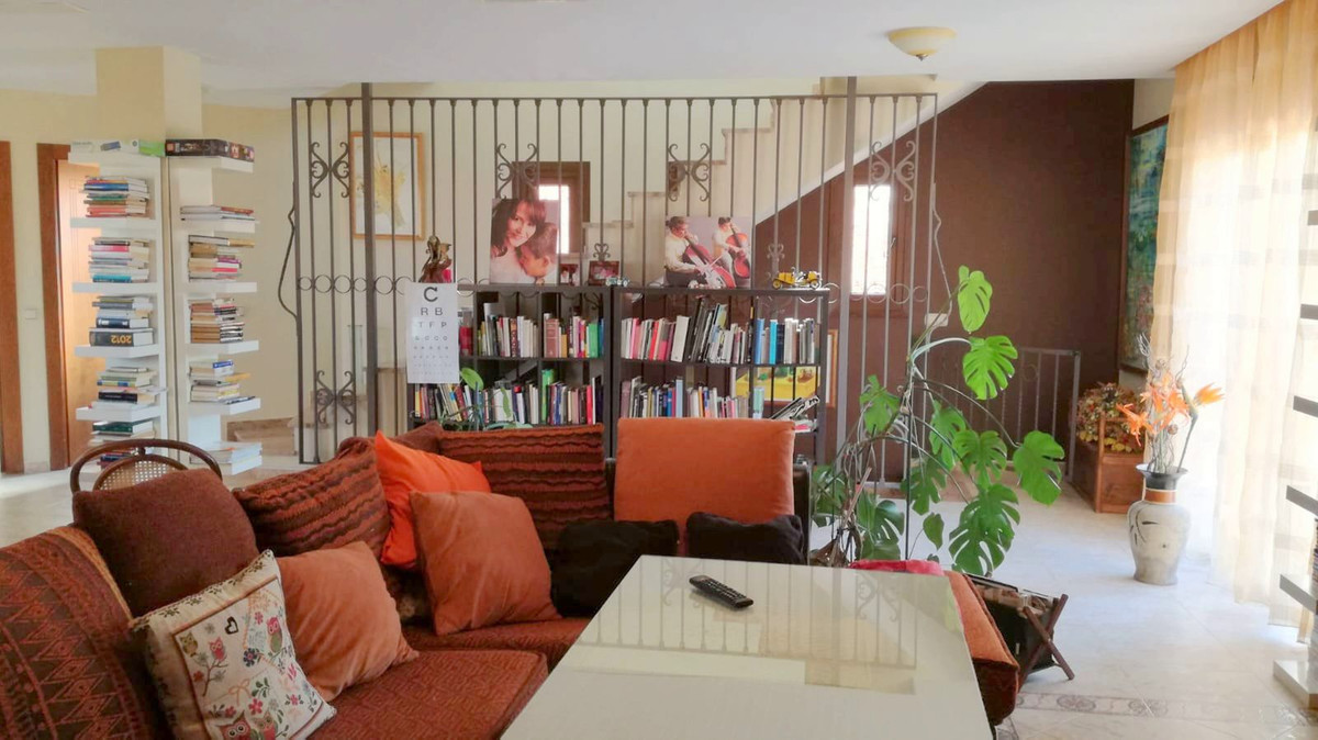 6 Bed Townhouse for sale in Estacion De Cartama Costa Del Sol, Málaga, Spain