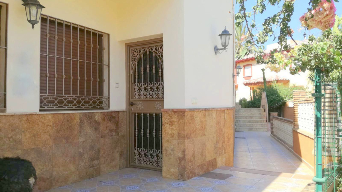 6 Bed Townhouse for sale in Estacion De Cartama Costa Del Sol, Málaga, Spain