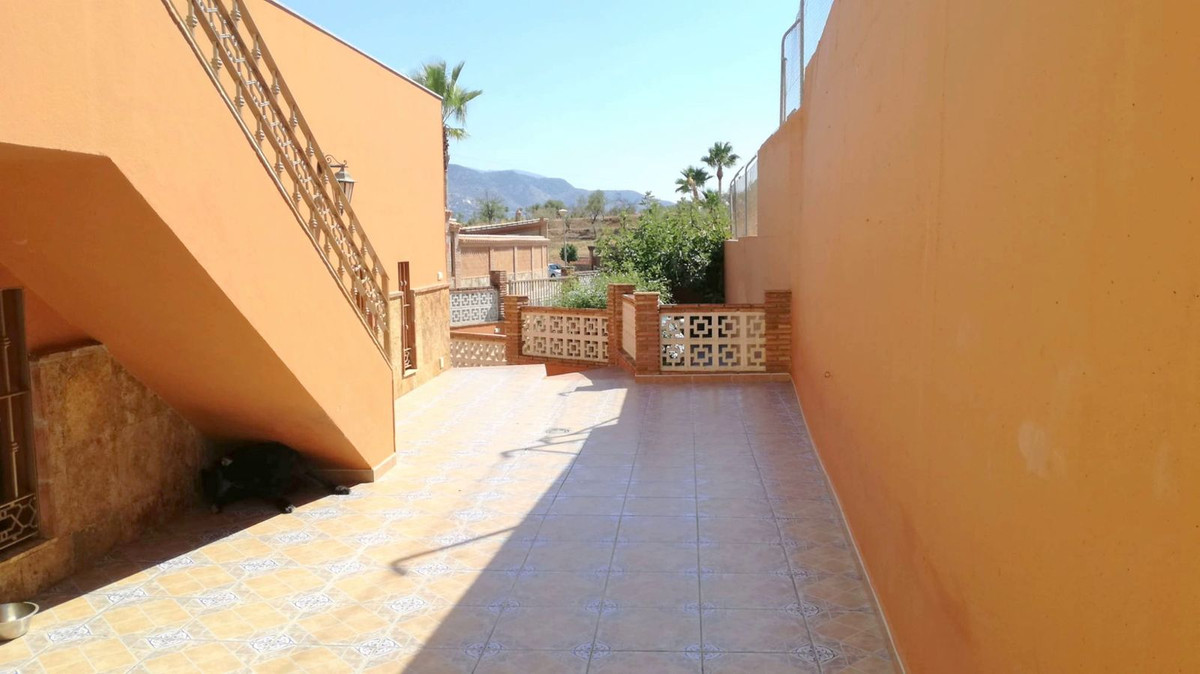 6 Bed Townhouse for sale in Estacion De Cartama Costa Del Sol, Málaga, Spain