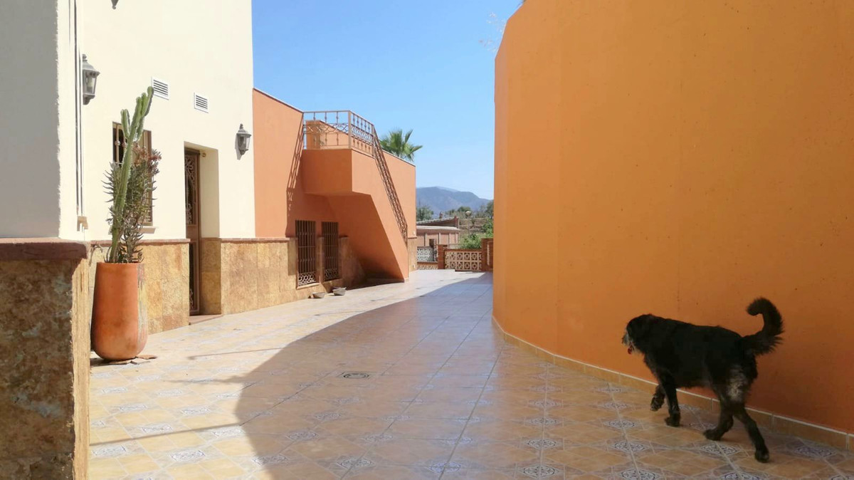 6 Bed Townhouse for sale in Estacion De Cartama Costa Del Sol, Málaga, Spain