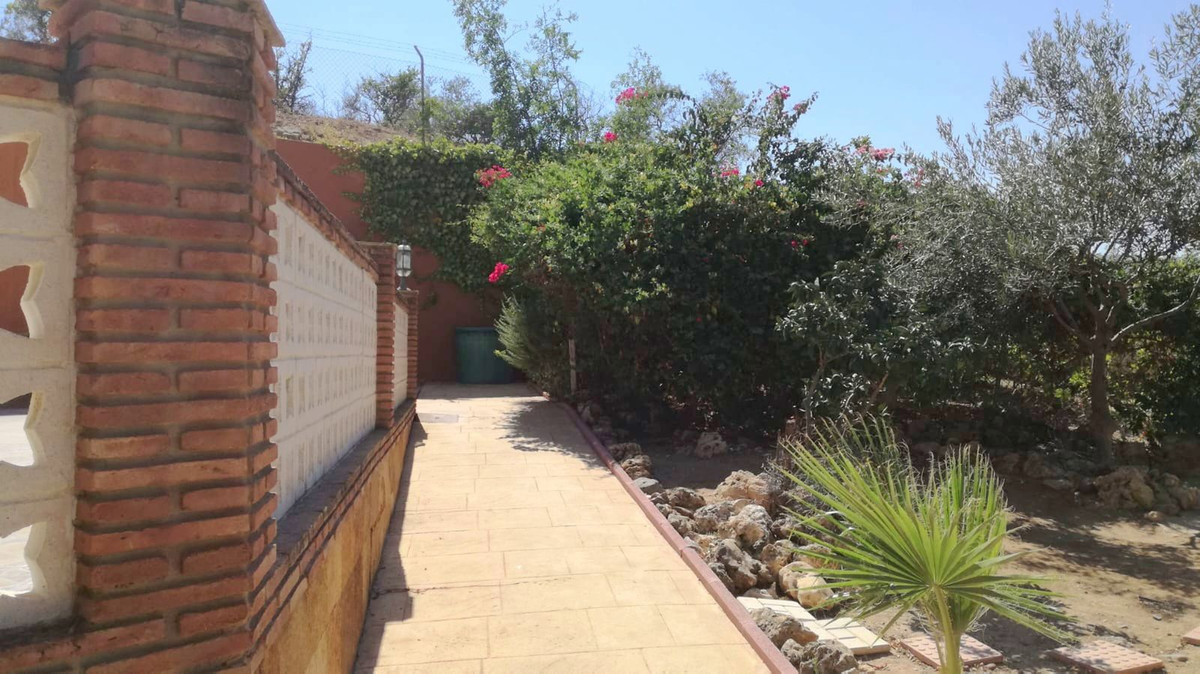 6 Bed Townhouse for sale in Estacion De Cartama Costa Del Sol, Málaga, Spain