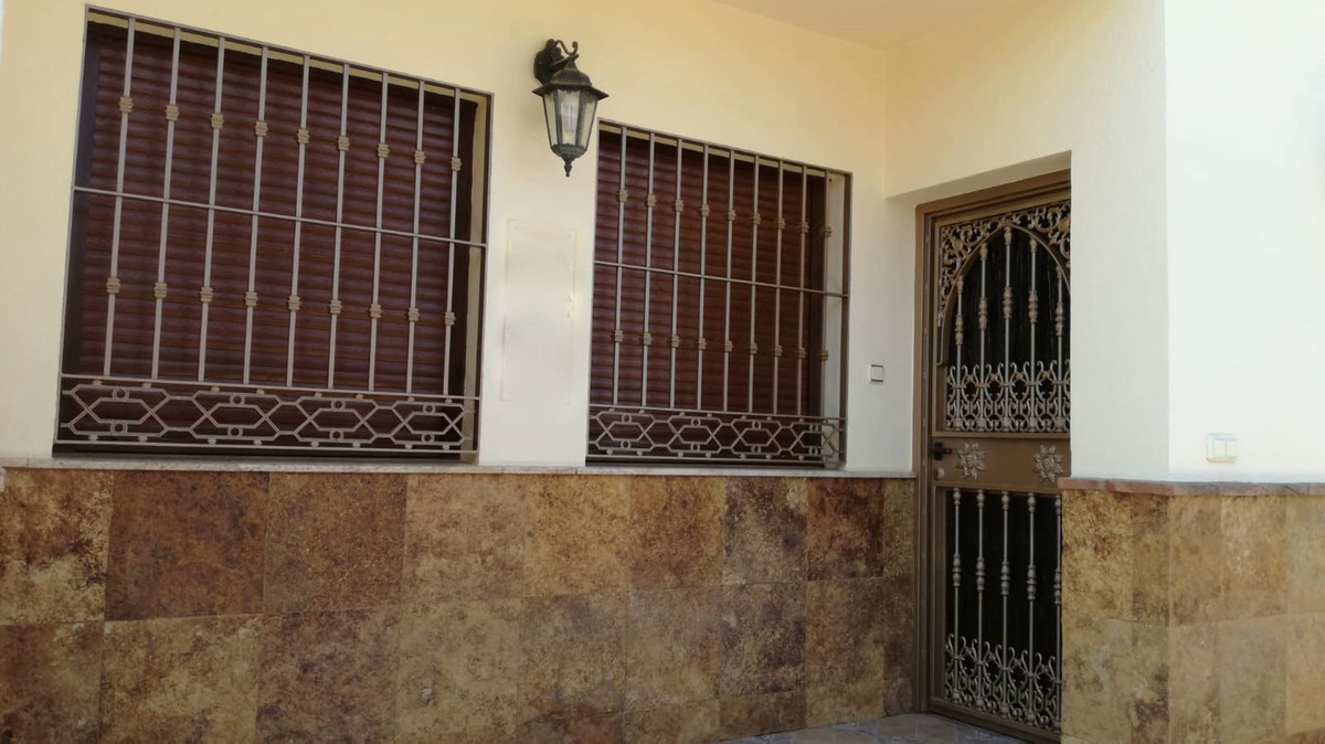 6 Bed Townhouse for sale in Estacion De Cartama Costa Del Sol, Málaga, Spain