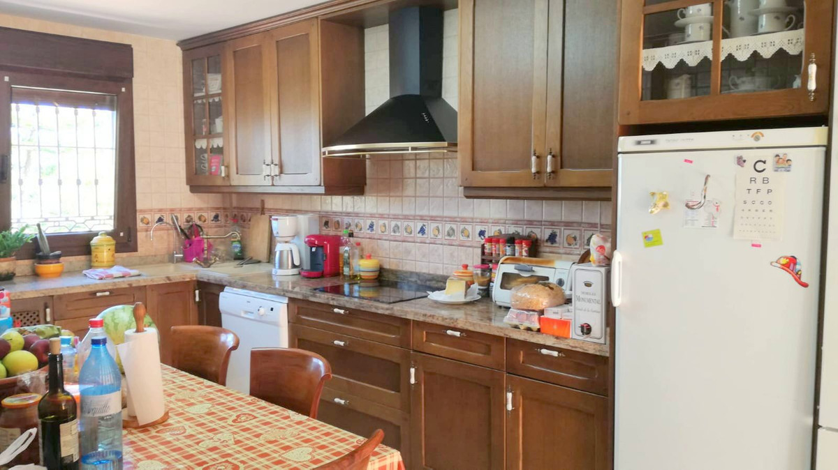 6 Bed Townhouse for sale in Estacion De Cartama Costa Del Sol, Málaga, Spain