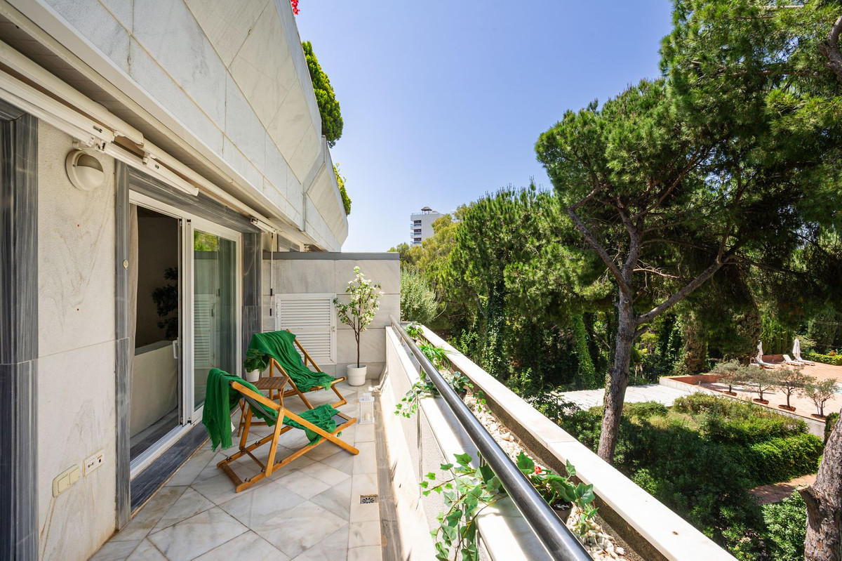2 Bed Apartment for sale in Marbella Costa Del Sol, Málaga, Spain