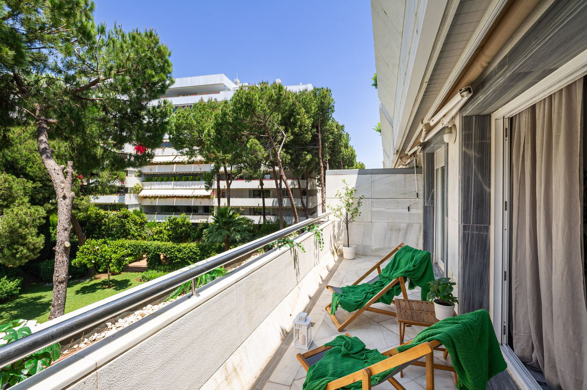 2 Bed Apartment for sale in Marbella Costa Del Sol, Málaga, Spain