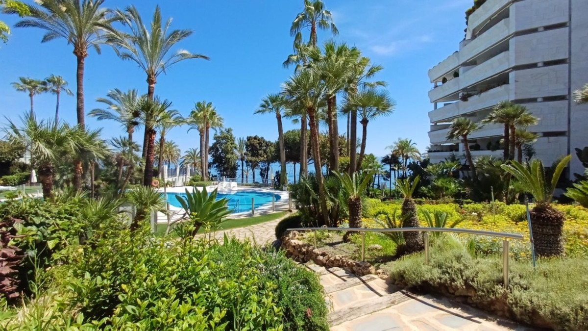2 Bed Apartment for sale in Marbella Costa Del Sol, Málaga, Spain