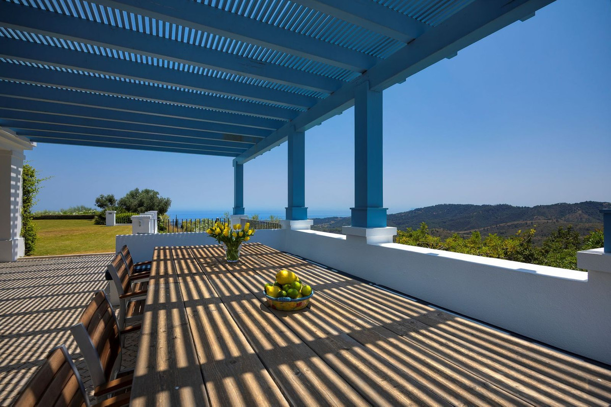 Se vende Villa - Chalet de 5 dormitorios en Costa Del Sol, Málaga, España
