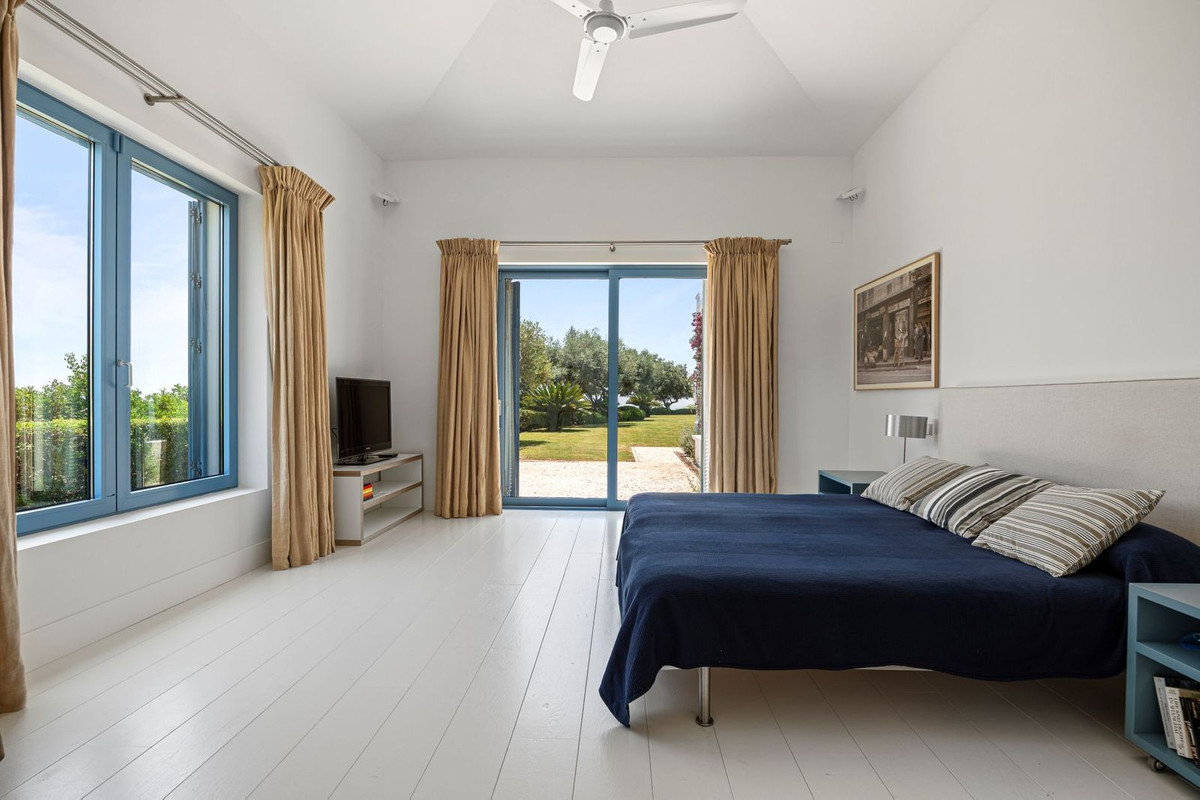 Se vende Villa - Chalet de 5 dormitorios en Costa Del Sol, Málaga, España