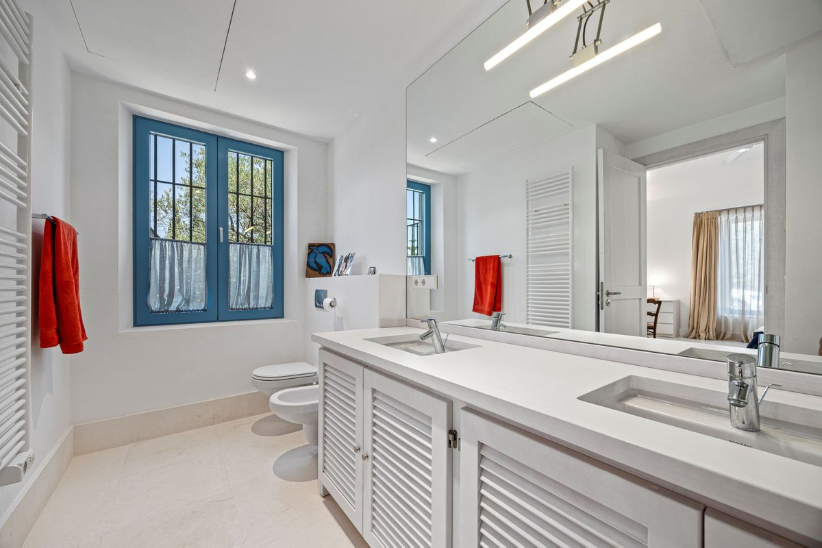 Se vende Villa - Chalet de 5 dormitorios en Costa Del Sol, Málaga, España