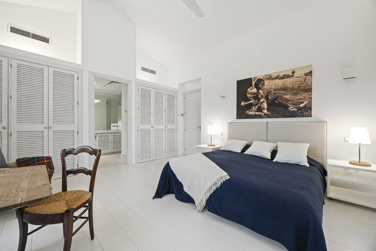 Se vende Villa - Chalet de 5 dormitorios en Costa Del Sol, Málaga, España