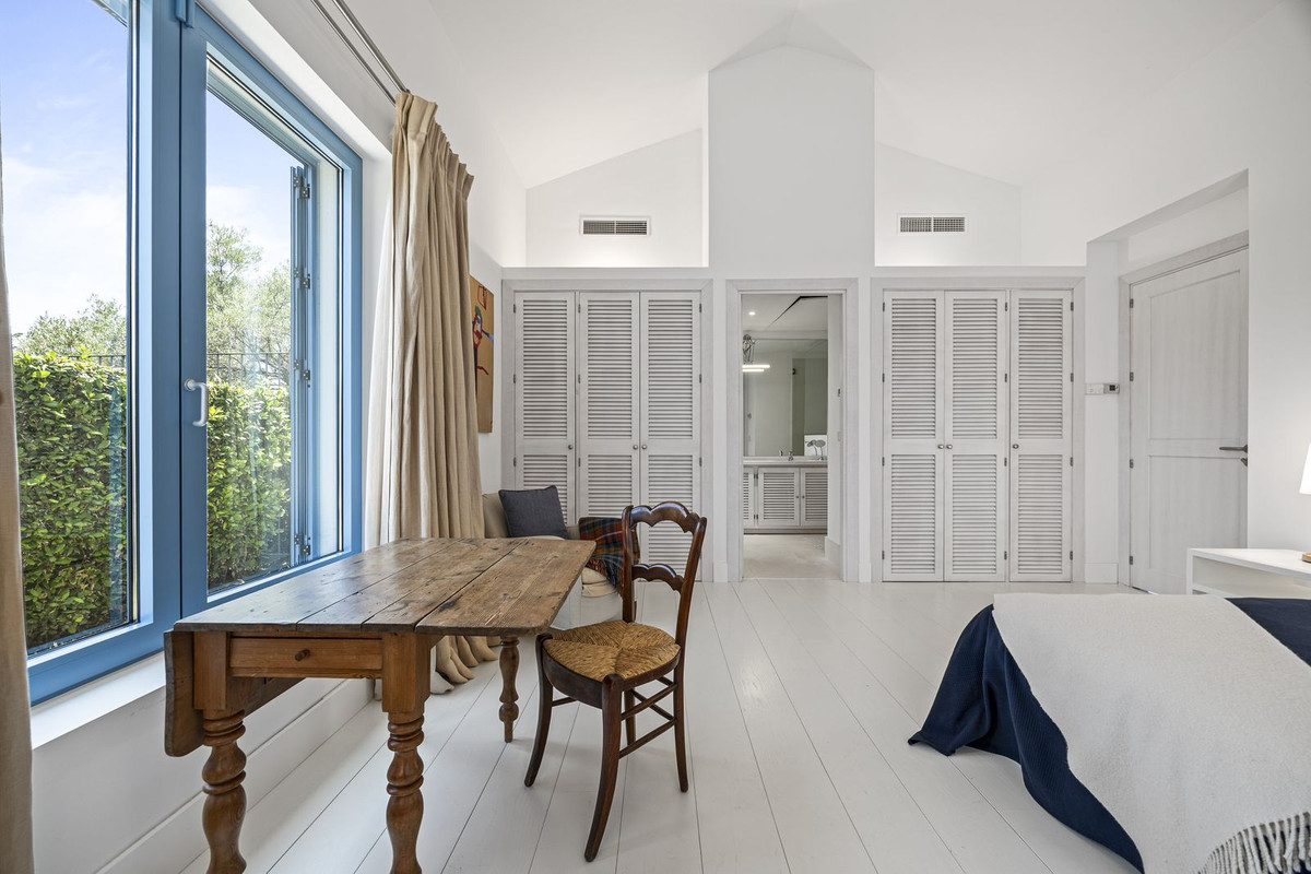 Se vende Villa - Chalet de 5 dormitorios en Costa Del Sol, Málaga, España