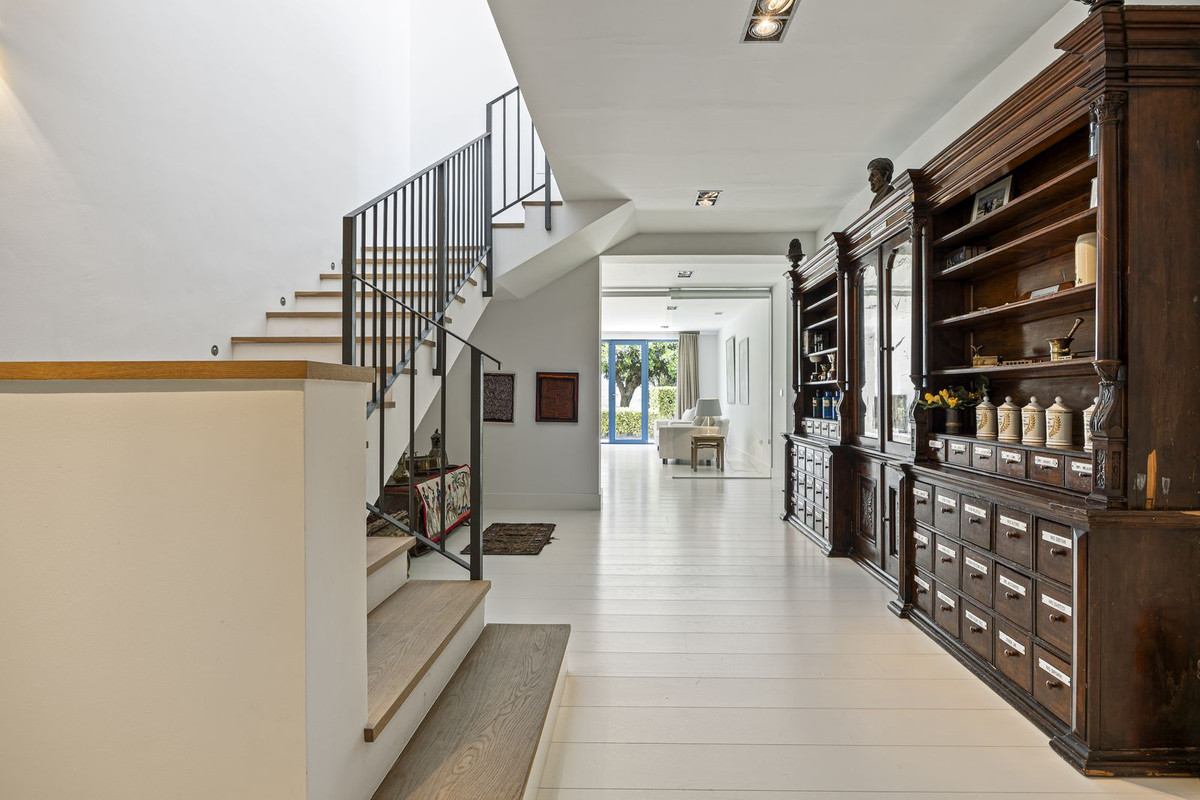 Se vende Villa - Chalet de 5 dormitorios en Costa Del Sol, Málaga, España