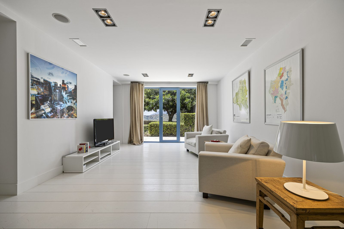 Se vende Villa - Chalet de 5 dormitorios en Costa Del Sol, Málaga, España