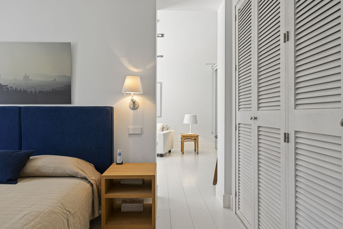 Se vende Villa - Chalet de 5 dormitorios en Costa Del Sol, Málaga, España