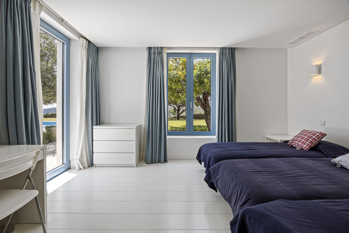 Se vende Villa - Chalet de 5 dormitorios en Costa Del Sol, Málaga, España