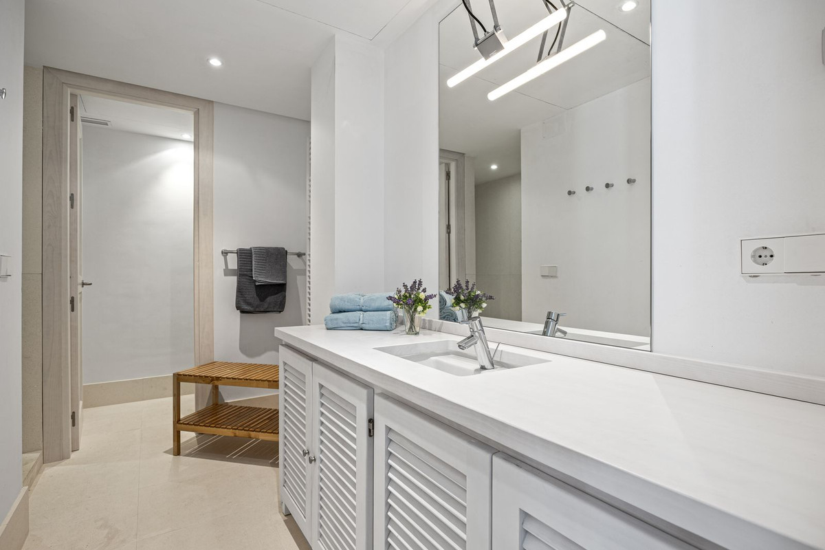 Se vende Villa - Chalet de 5 dormitorios en Costa Del Sol, Málaga, España