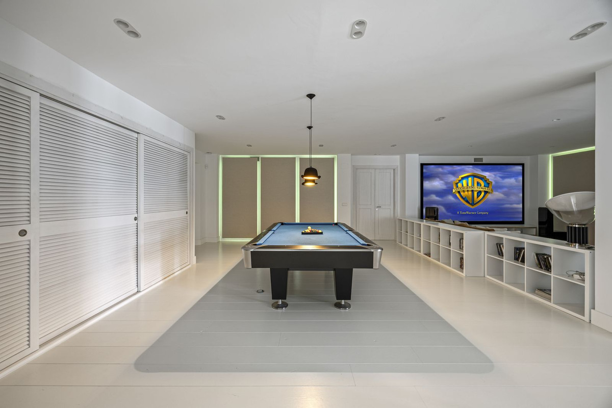 Se vende Villa - Chalet de 5 dormitorios en Costa Del Sol, Málaga, España