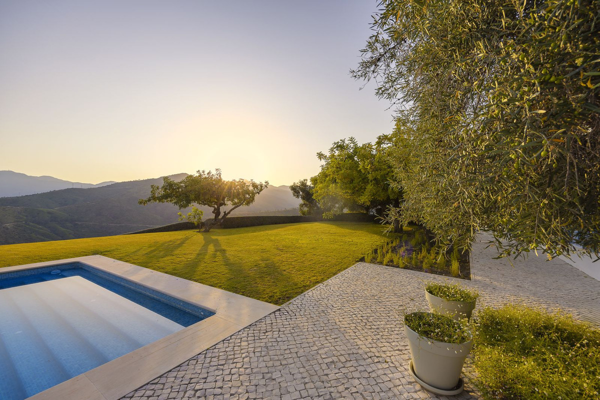 Se vende Villa - Chalet de 5 dormitorios en Costa Del Sol, Málaga, España