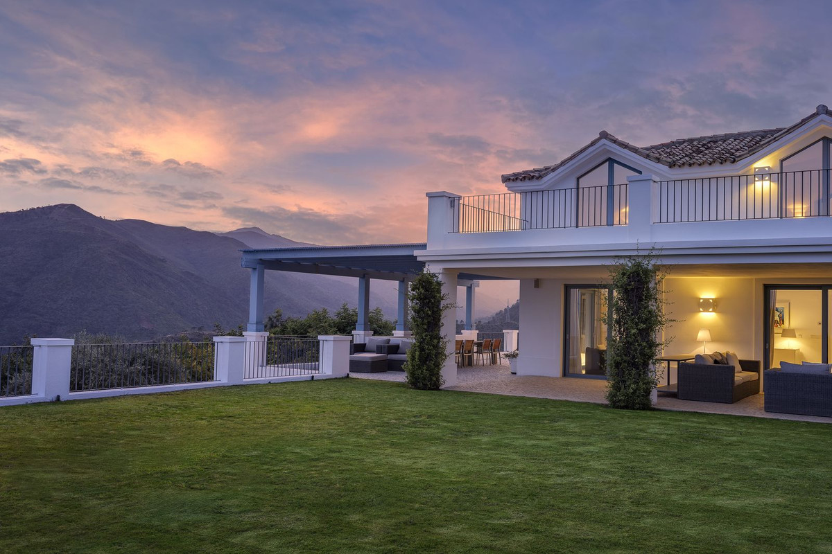 Se vende Villa - Chalet de 5 dormitorios en Costa Del Sol, Málaga, España