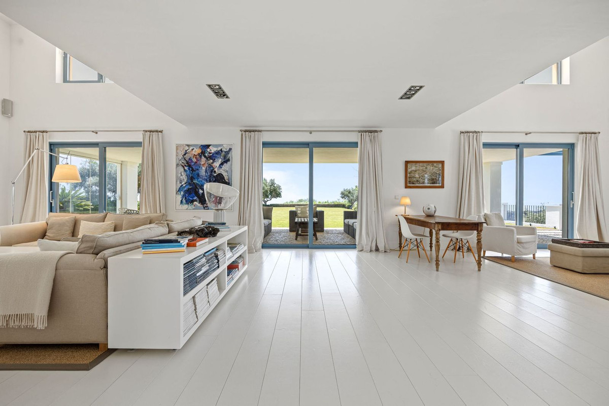 Se vende Villa - Chalet de 5 dormitorios en Costa Del Sol, Málaga, España