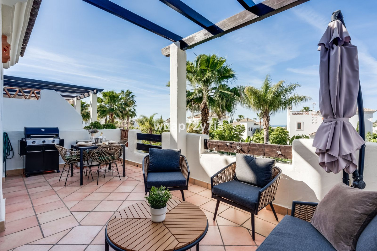 2 Bed Apartment for sale in Selwo Costa Del Sol, Málaga, Spain
