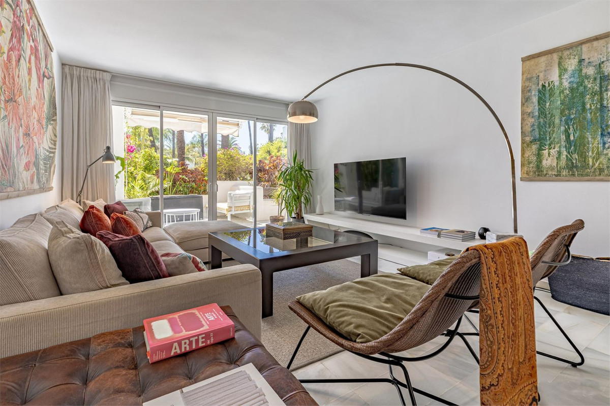2 Bed Apartment for sale in Estepona Costa Del Sol, Málaga, Spain